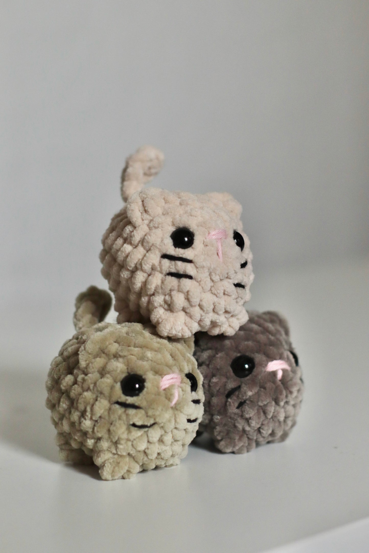 Beginner Crochet Kit, DIY Kitten Amigurumi Kit With Video Tutorial