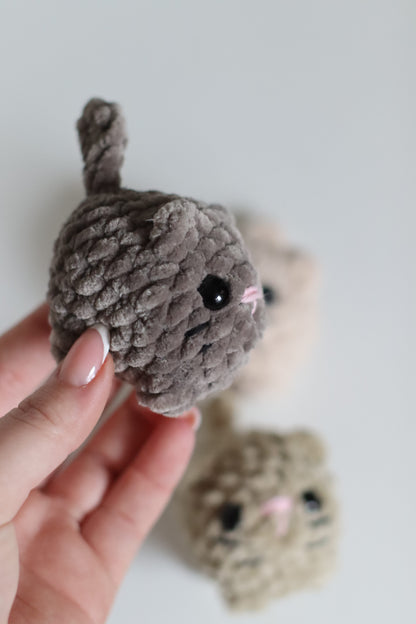 Beginner Crochet Kit, DIY Kitten Amigurumi Kit With Video Tutorial