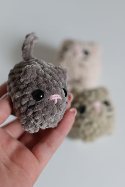 Beginner Crochet Kit, DIY Kitten Amigurumi Kit With Video Tutorial